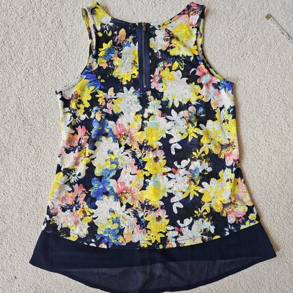 Floral Princess Vera Wang Tank - Picture 3 of 9